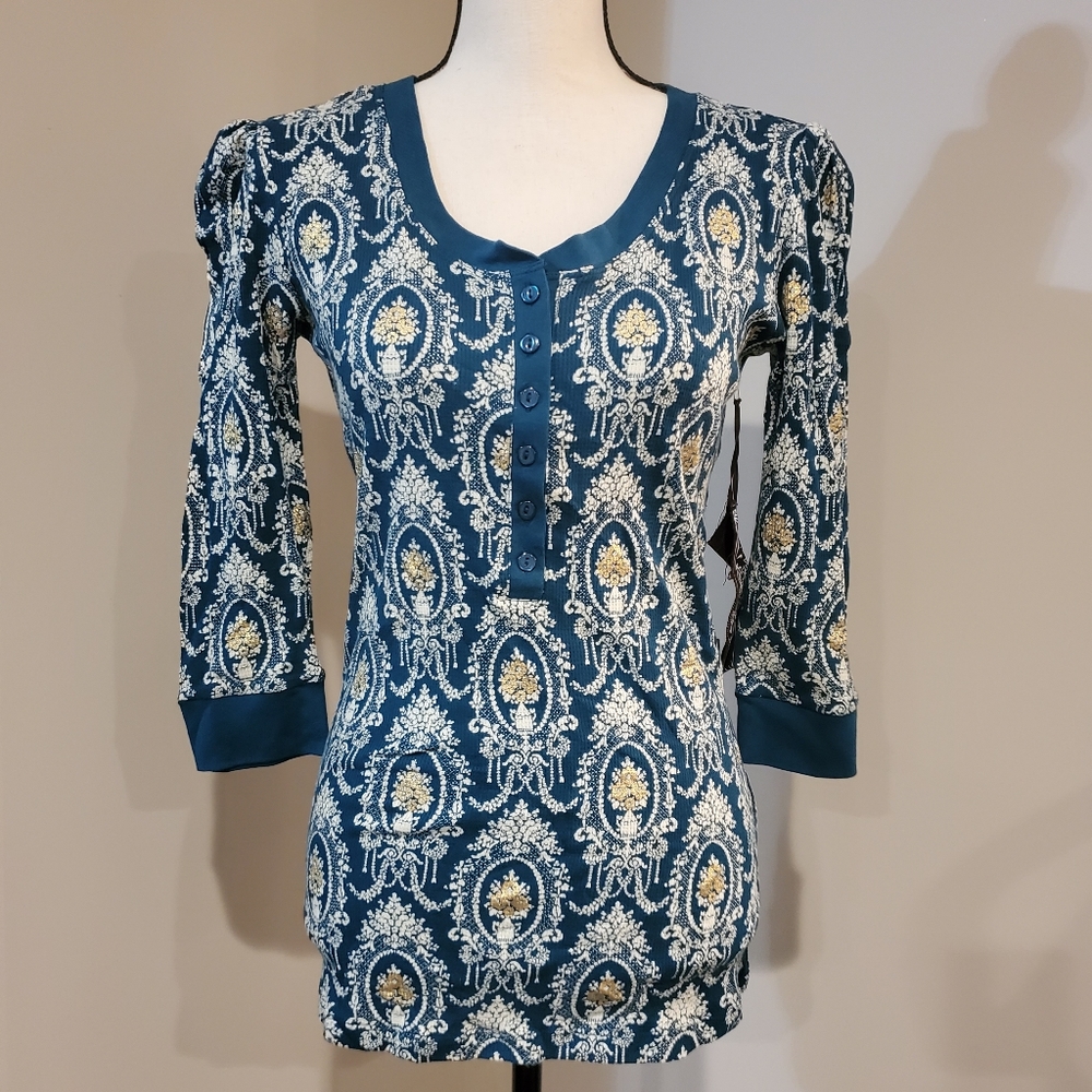 Puff sleeve top victorian damask jacquard